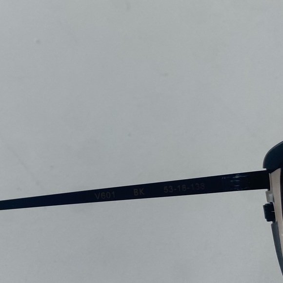 Vera Wang Sunglasses - Picture 10 of 11